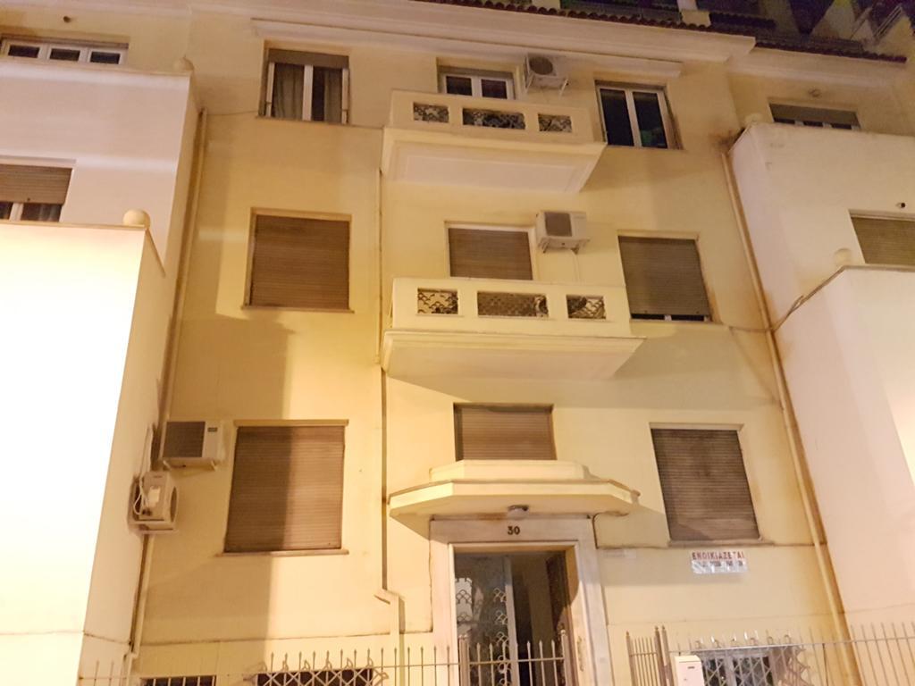 Errathens Pine Red And Taupe - Athens Center Apartment Exterior photo